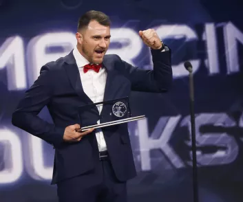 Amputee football star Oleksy wins FIFA Puskás Award